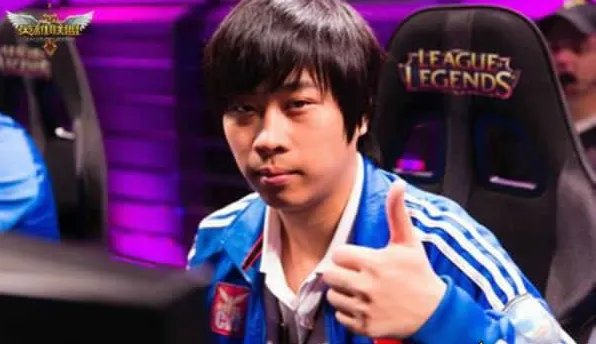 S3亚军成员神超退役 带你走进老皇族五人