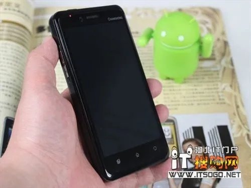 备受争议的军工级 长虹V7石家庄990元