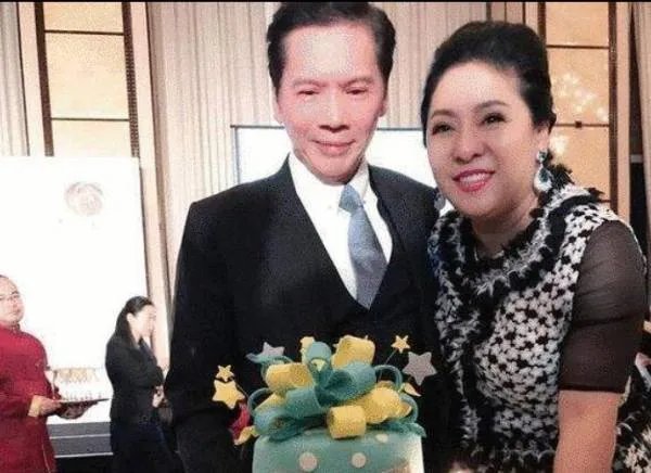 向太这次又爆马伊琍文章离婚，她为什么戏这么多？