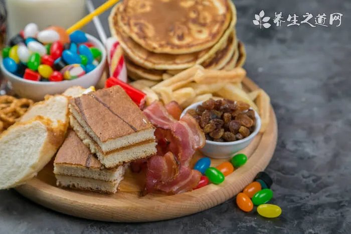 身上这两天起了很多类似痱子的东西咋办