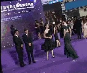 曾经在娱乐圈中红极一时的女明星张静初。为什么惨遭雪藏?