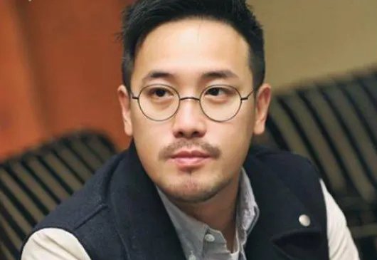 原来曾国祥就是曾志伟的儿子，怪不得这么红 ，你还不知道吧？