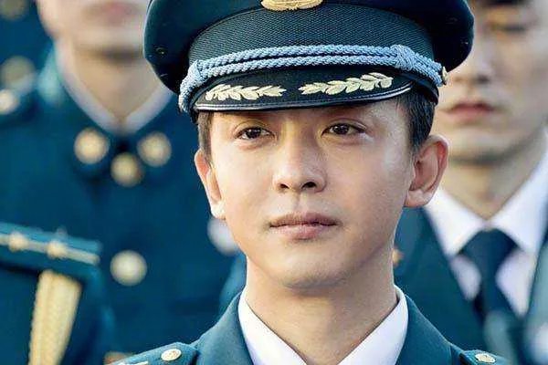 李佳航出轨传闻爆出后，他是如何回应的？