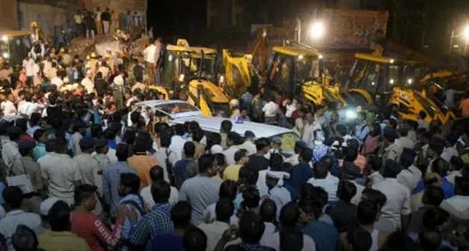 印度一旅馆倒塌严重吗？