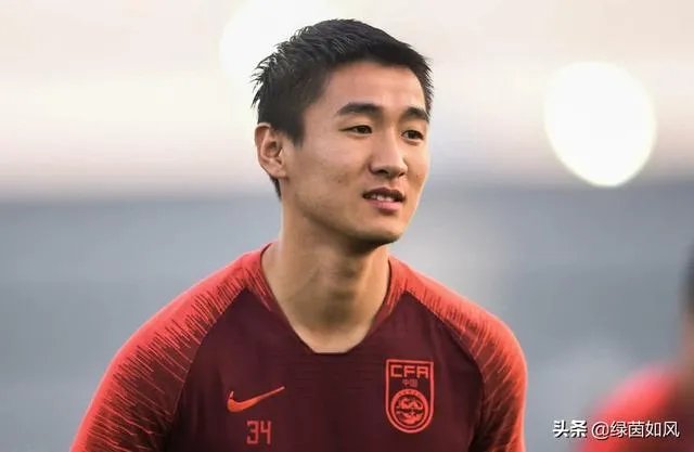恒大双锋落选！国足客战菲律宾23人大名单新出炉：仅剩下三位前锋，你怎么看？