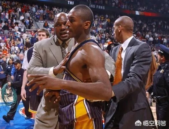 巅峰时期的阿泰斯特是什么级别的球员？可以比肩现在的谁？