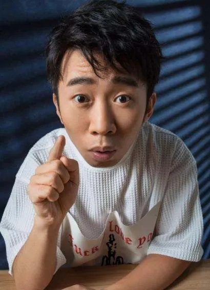 杨迪包场少林寺禁止游客进入，老大爷破口大骂，杨迪本人如何回应？