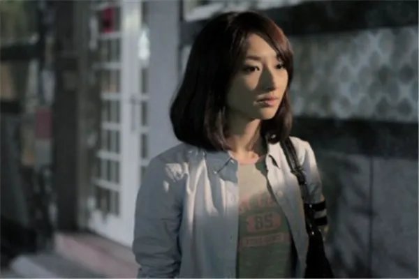 柯佳嬿对身边的工作人员怎么样?