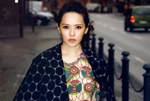 哈利开微博，伊能静发文：你不再是伊能静儿子，你是你自己，怎么回事？