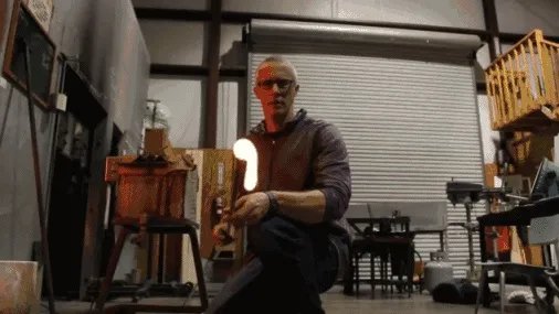 子弹都打不碎的“鲁珀特之泪”为何一捏尾部就碎了?