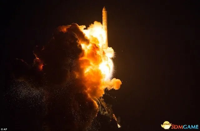 实在太震撼 NASA曝光“天鹅座”飞船爆炸现场近照