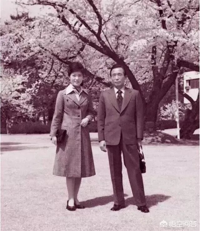 朴槿惠和文在寅对待日本态度为何截然不同?