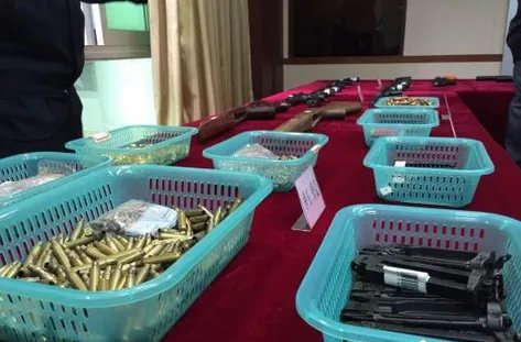 富二代开宾利连夜运枪是怎么回事？