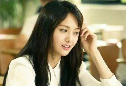 郑爽终于洗白了直播耍大牌事件，当时为何她不解释？