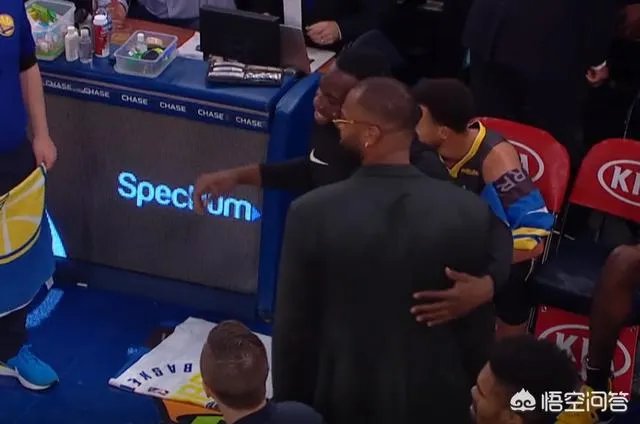 10月27日，勇士128-100尼克斯，考辛斯被吹技术犯规后遭驱逐出场，如何评价？