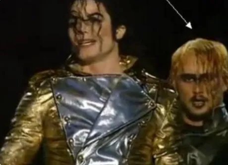 徐锦江给迈克尔伴舞是真的么？