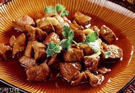 红烧羊肉用什么部位最好 各个部位羊肉的吃法