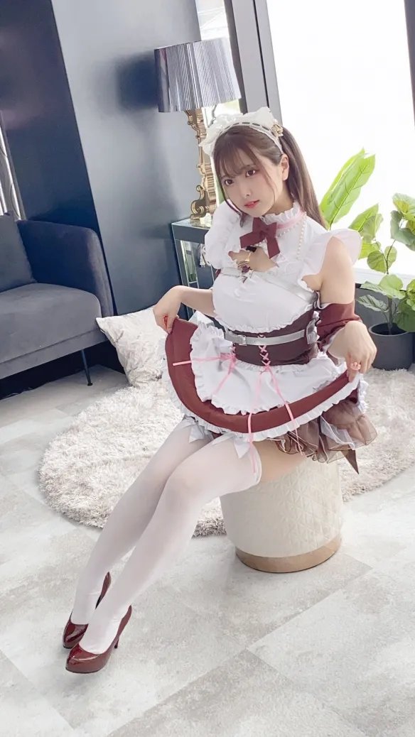 泳装黑丝美少女来了！11区人气Coserトミコ美图赏