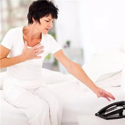 胸部疼痛是什么原因引起的？