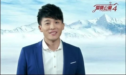 《爱情公寓》一到四季吕子乔的收入来自哪啊？