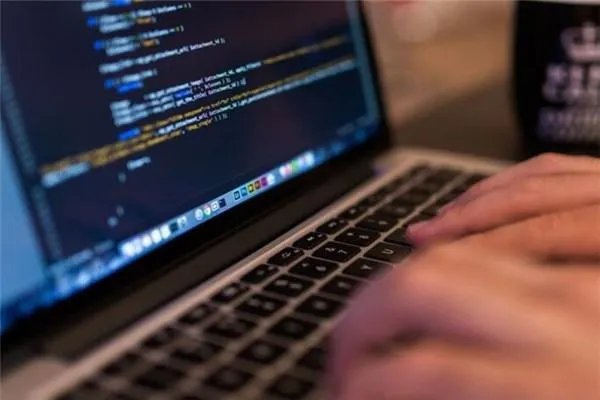 微软公司允许员工在家办公，酬薪和福利是否有所改变？