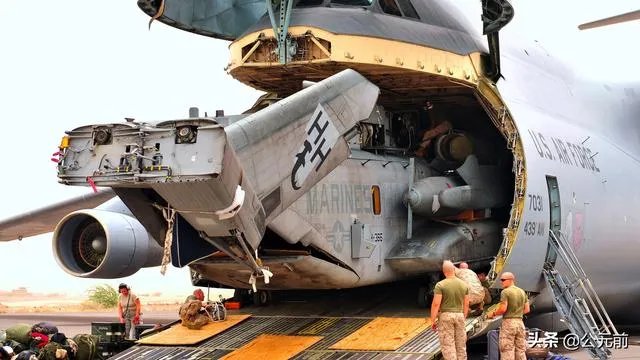 如何看待美军一架运输机27在伊拉克遇袭坠毁呢？