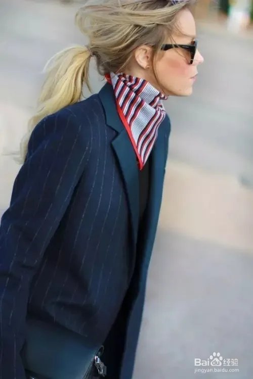 丝巾的搭配方法!