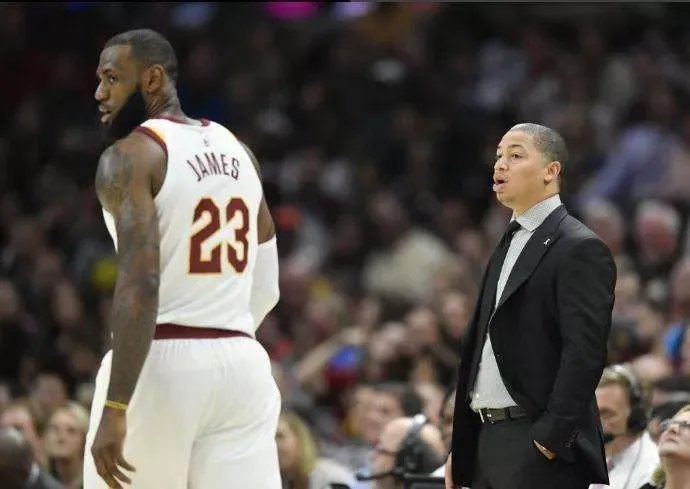 太阳队主帅被解雇后，谁将成为下一位被解雇的主帅？