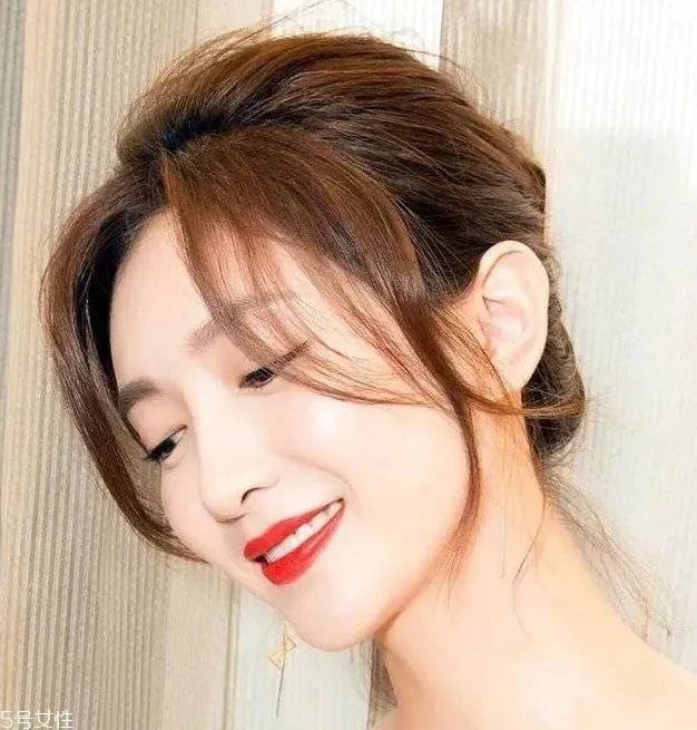 宽额头适合什么刘海?2018额头宽刘海图片