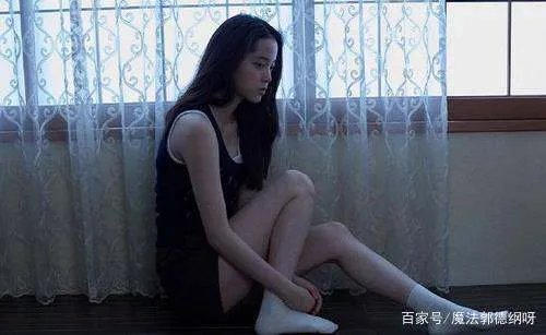 从万人羡到万人嫌，“天才少女”欧阳娜娜，是如何打烂一手好牌的？