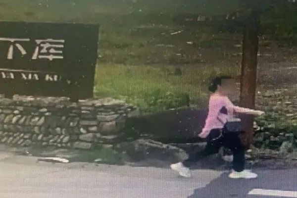 女游客景区失踪，遗体被发现，为什么报案的是民宿老板？