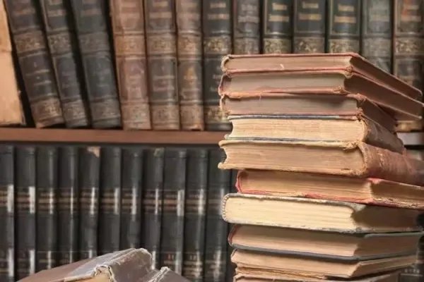 译者去世三年还没拿到翻译费，出版社“欠薪”问题到底有多离谱？