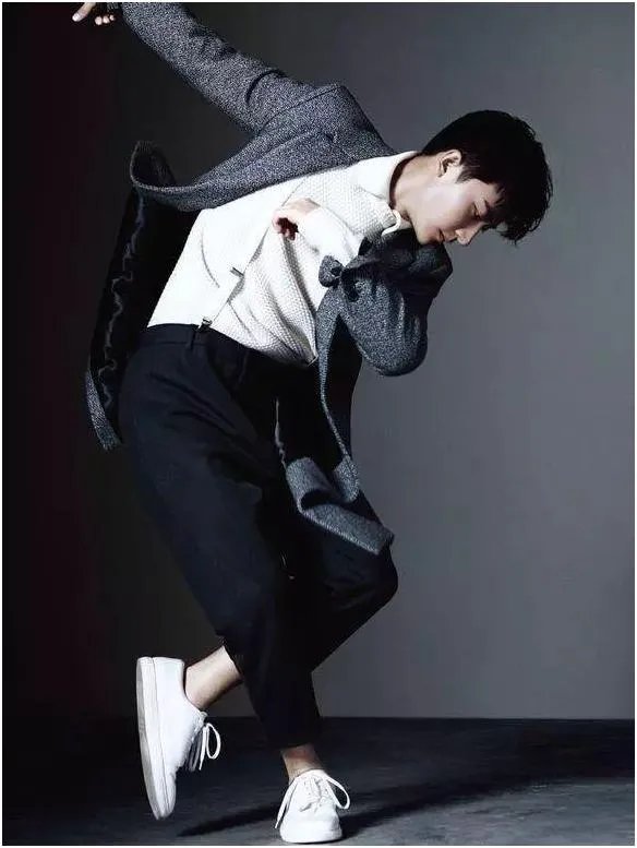 黄轩拍了很多大导演的电影为什么粉丝量还是那么少？