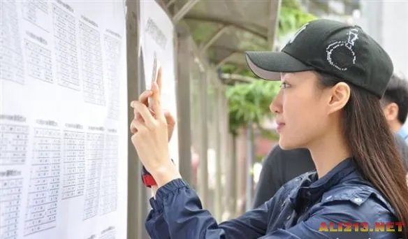 北京电影学院新生来了！美女帅哥云集吸引眼球