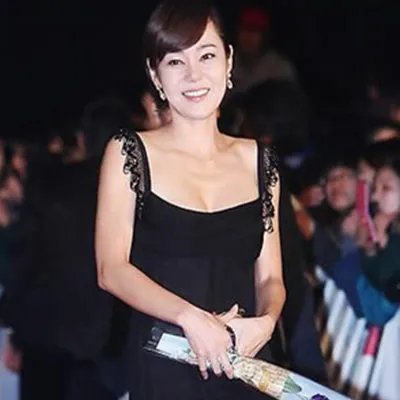 尹珍熙和金允珍出演《老男孩》 大胆裸露出演激情戏