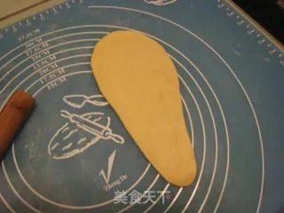 奶香面包——电动打蛋器和面、烤箱发酵法