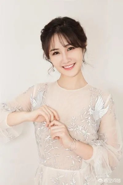 芒果台新人有台风稳健的梁田靳梦佳，为何还要力捧李浩菲？