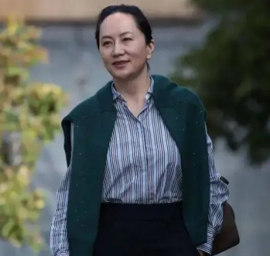 孟晚舟即将要回到中国，她说要感谢自己的祖国，孟晚舟当初是为何被困的？