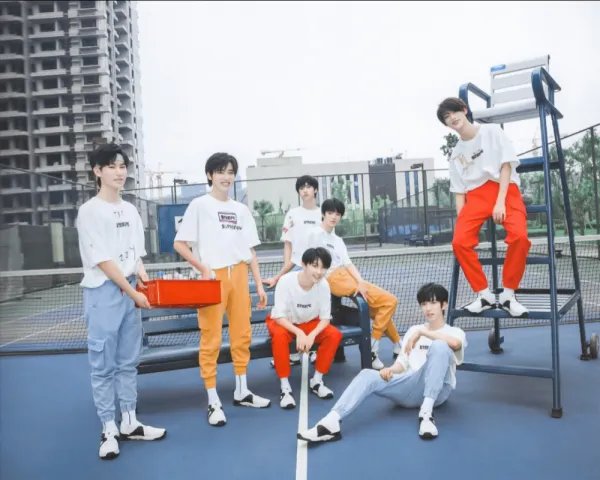 宋亚轩说希望时代少年团可以举办十二周年演唱会，你对这个团有何期待？