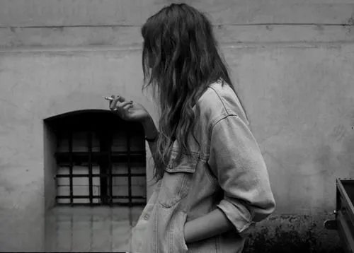 鬼手自拍怎么解释 拍照拍到不干净的东西真实案例