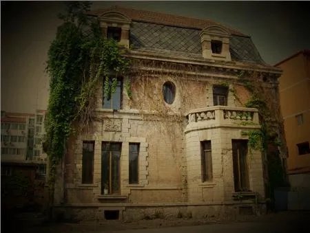 朝阳门内大街81号的建筑布局