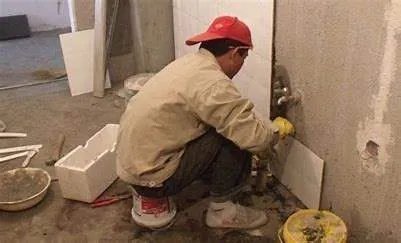 在部分一线城市，瓦工的月工资能达到两至三万元，为何却依然“一工难求”？