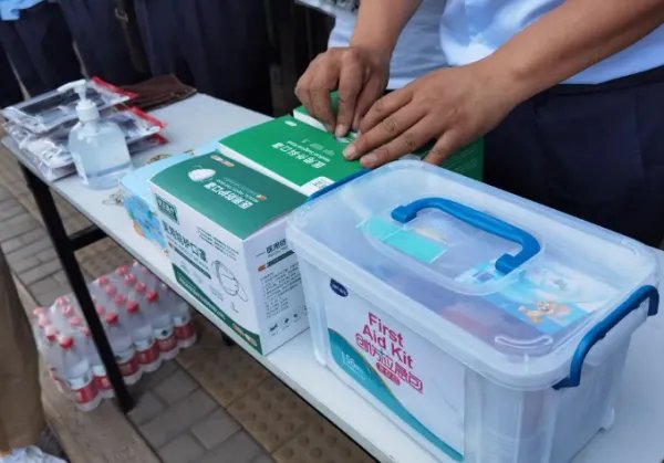 北京高考首日现场，疫情下的“特别”高考如何保障考生的安全？