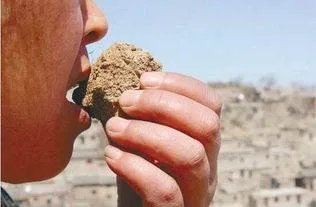 湖南一村庄用土泡水喝了200年，这是怎么一回事？