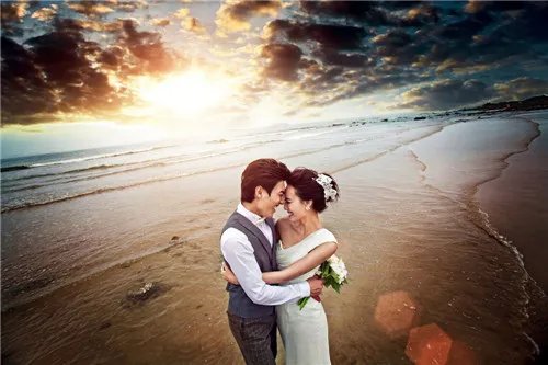海边婚纱照图片赏析 海边唯美婚纱照怎么拍