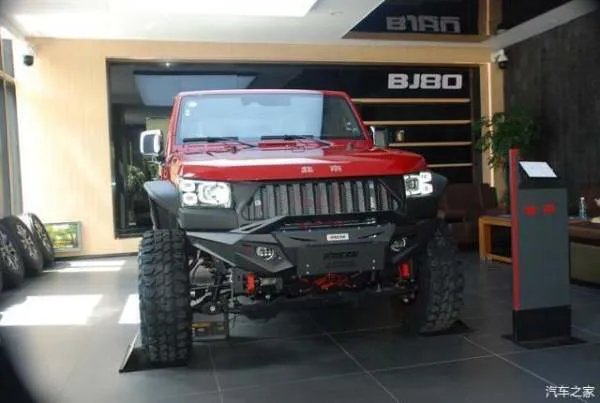 看了北京BJ40新城市猎人的改装，国产硬派越野车，它到底香不香？
