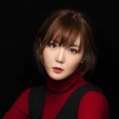 吉祥三宝中，爸爸去世，妈妈隐退，女儿如今怎么样了？